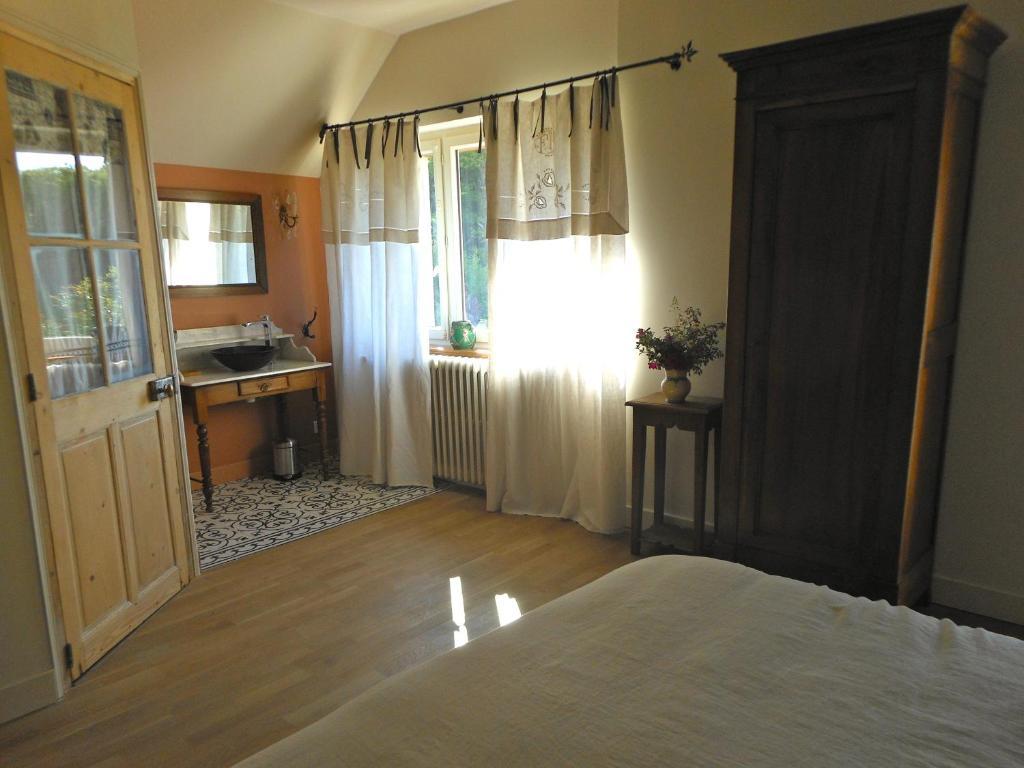 Auberge De La Tuilerie Surgy 部屋 写真